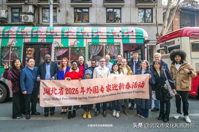 大雪今晚抵汉，有人先玩嗨了！