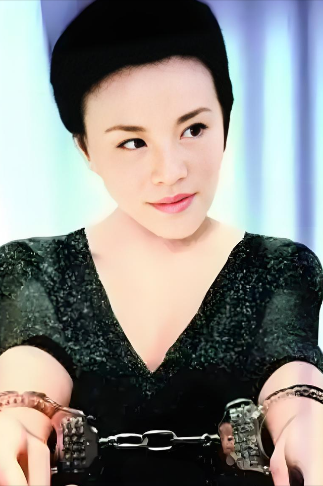 她利用美貌骗17亿，煤老板为她豪掷3000万，地产老总"送"她1.8亿