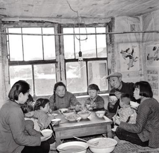 同样14亿人口，为什么中国满世界买粮食，印度却能大量出口？