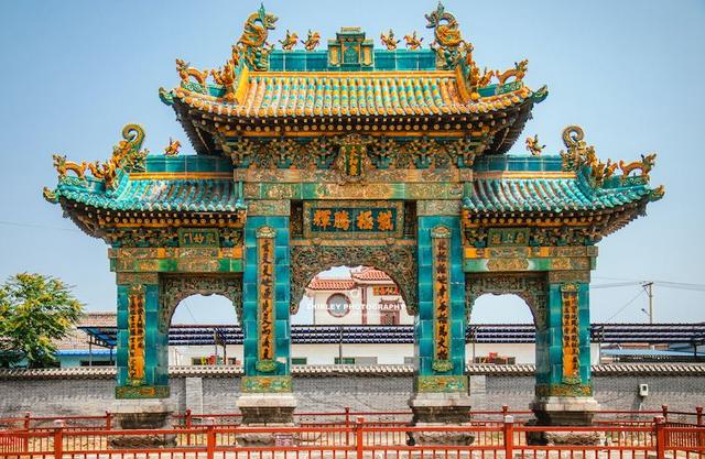 太原自驾2小时，抵达鲜为人知的“琉璃王国”，城内所有景点免费