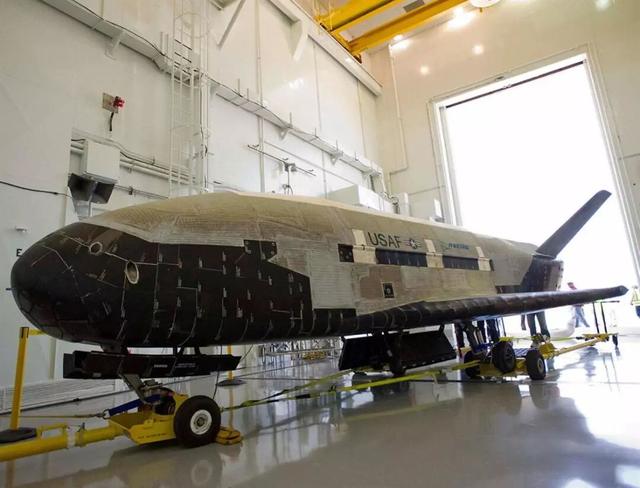 美军瞄准中国卫星，中方早就留好后手，特朗普敢开第一枪后果严重