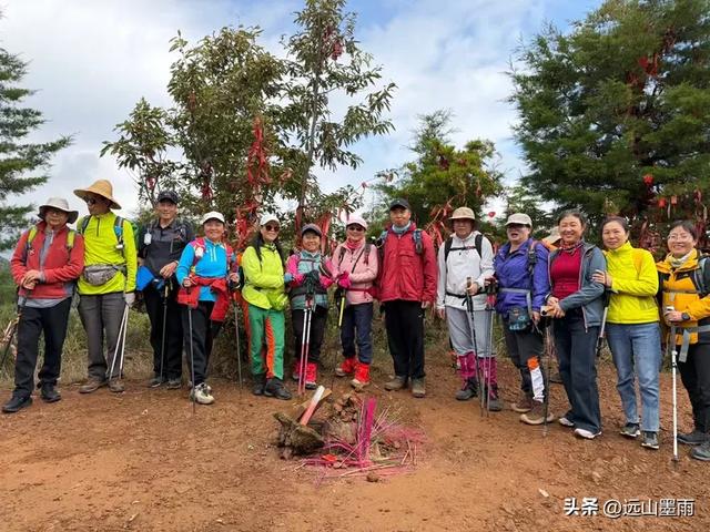 周末徒步,走昆明嵩明的灵云山,游法界寺、走森林步道,休闲惬意