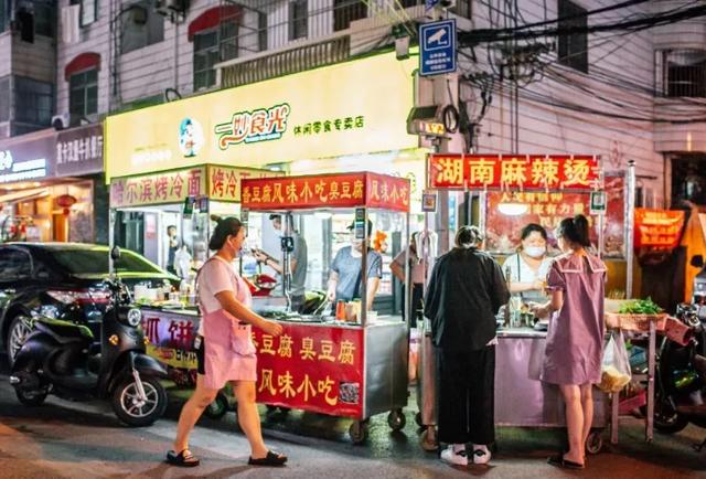 北有青秀山，南有五象岭，如今这里的变化太大了！