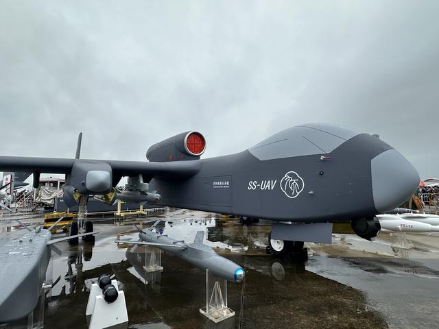 曝美国无力“保台”，台当局紧急窜以，战机飞向东京，日官员抵华