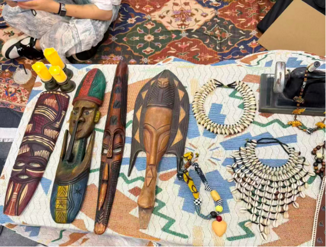 年轻人正在进行一场购物大迁徙