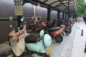 电动车“一天一充”和“用完再充”，哪种伤电池？答案告诉你图片