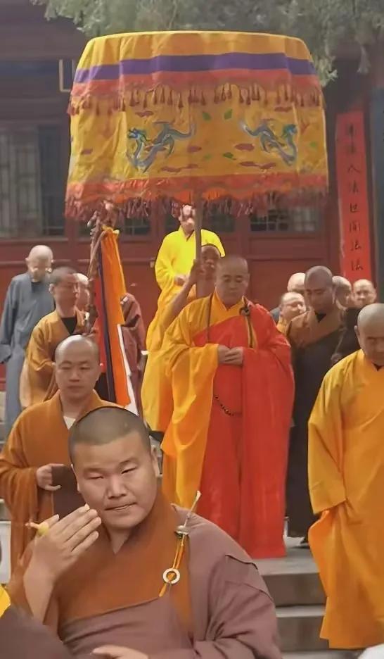 少林僧人不愿谈印乐法师：见的少，武僧1天表演6场，香火即将收费