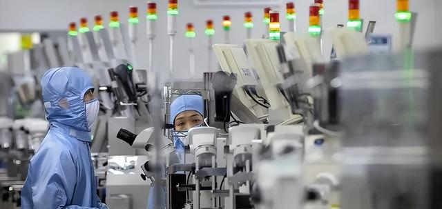人还没到北京，特朗普先服软，中国出手就是3440亿，ASML或被取代