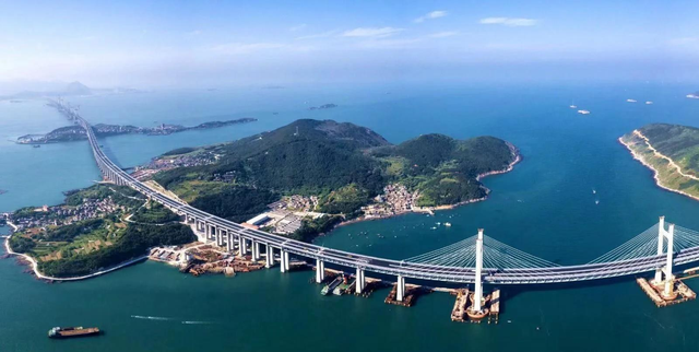 厦门飞台北直线距离仅350公里，为何不飞直线，却要绕行898公里？