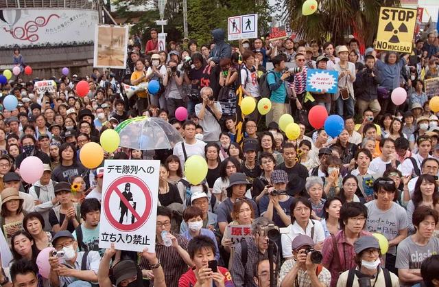 高市还没登上访美飞机，美日突然联手派兵，决不许中国改变现状？