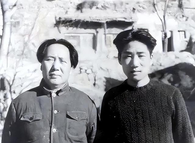 向毛岸英投下汽油弹的南非飞行员，在51年获安慰奖，最终如何收场