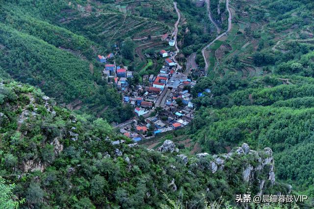 太行山平顺县的天路