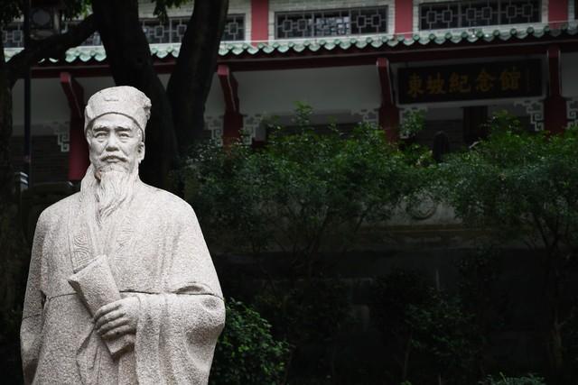 穿越千年的思念：10首悼亡诗词，每一句都藏着刻骨的深情