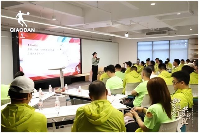 御戈同行，共征新程：中乔体育戈壁远征军第一师启航