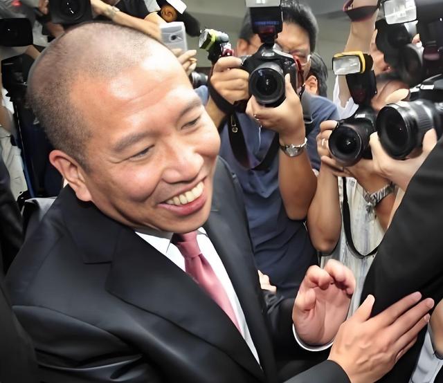 32亿软饭吃到女首富棺材板！陈振聪出狱放话写书，网友：脸皮真厚