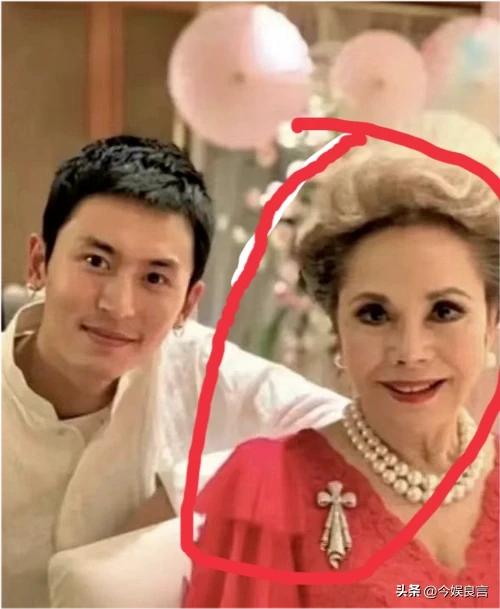 封杀四年，49岁赵薇突传消息，因胃癌去世传闻5个月前就真相大白