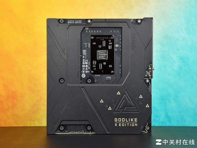 十周年典藏作品 微星MEG X870E GODLIKE X EDITION超神主板评测