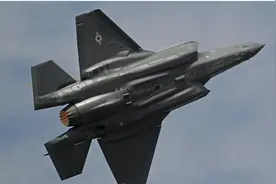 歼35细节曝光，对比完美军F35后，中国网友惊呼：中美差距太明显图片