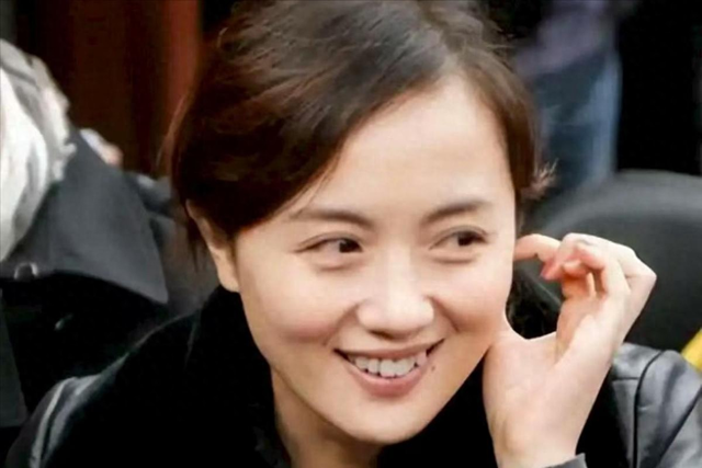 辛柏青丧妻刚满100天，离谱的事就发生了，被撮合娶马伊琍引争议