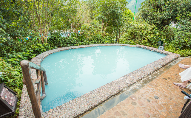 来贺州叹“森林温泉秘境”！房内私汤看风景！宛如“世外桃源”