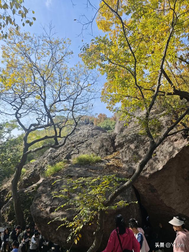 西湖景点之宝石山