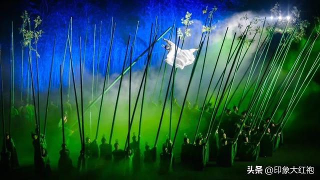 火力全开！印象大红袍上演一夜四场，雨打不散的热爱！