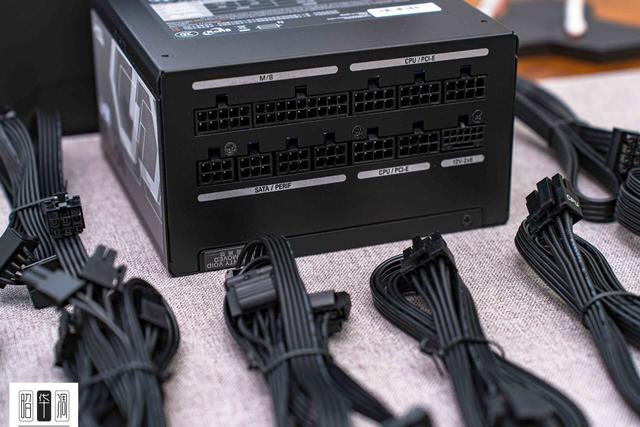 曲面玻璃的通透美学：乔思伯 TK-4 装机实录