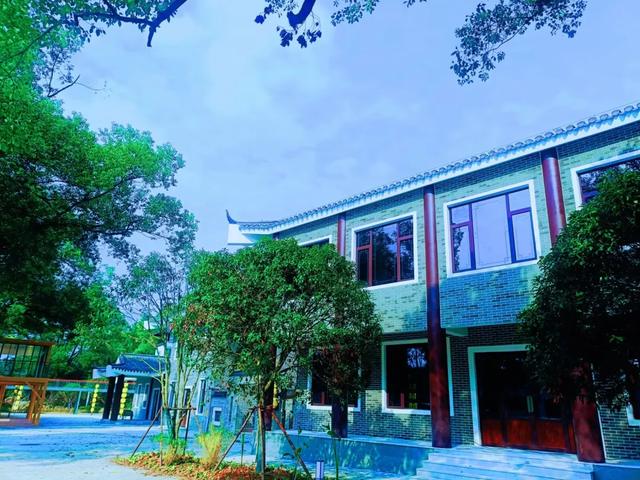 涌泉洞里洞涌泉