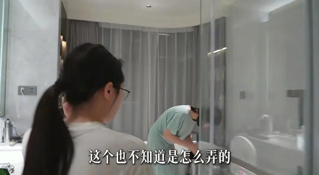 千万女网红晒310平豪宅，冰箱40万马桶10万，创业十多年也才30岁