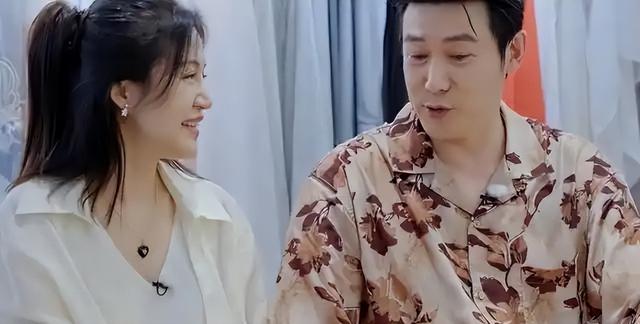 别丢人现眼了！明星夫妻圈钱上800个综艺，那点破事全国都看腻了