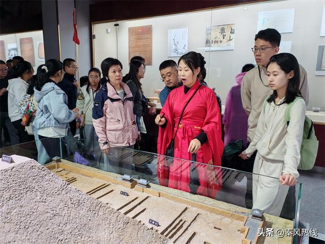 国庆长假首日 千余名游客走进茂陵 祭拜霍去病 体验汉文化