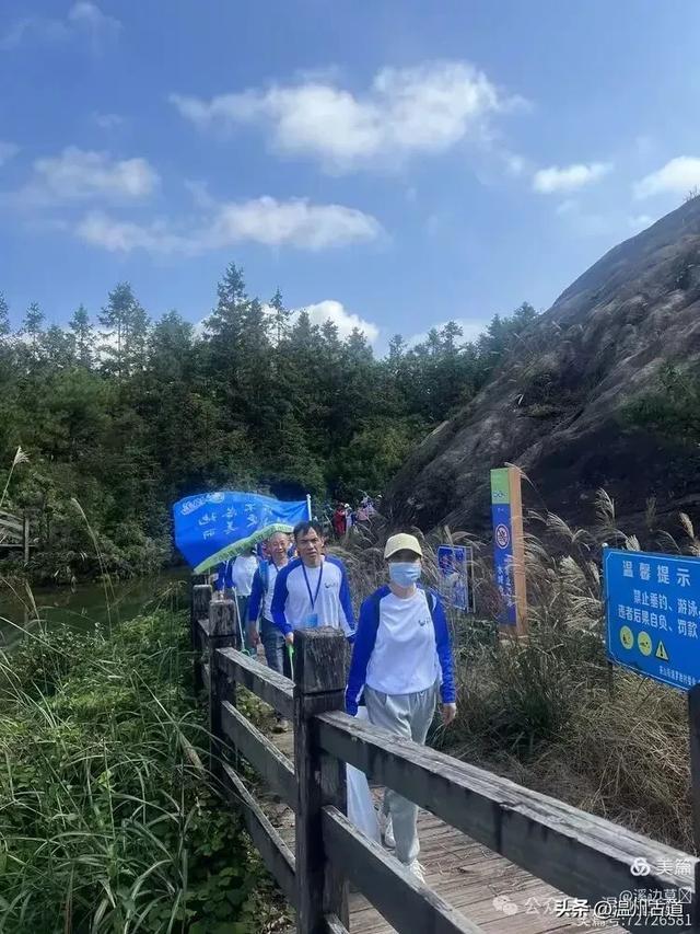 深秋的大罗山这么美，不管是徒步还是攀爬，总有美景等着你！