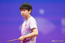单双打赛场全面开战，国乒选手顺利晋级图片