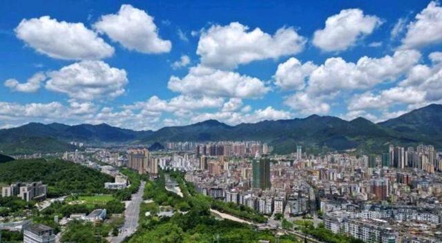 广东人口最少的地级市，常住人口不足240万，还不到东莞的14