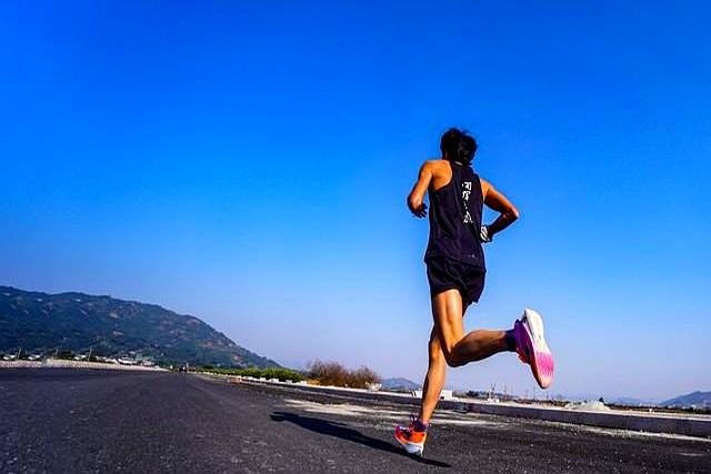 跑步别再死磕5分配速还是6分配速了