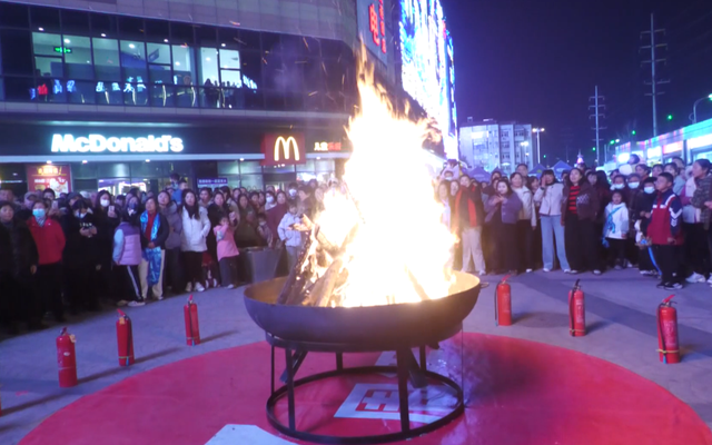 篝火燃动夜经济 文化体验聚人气