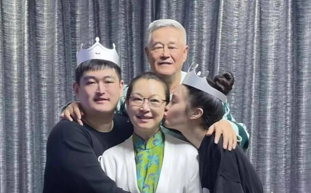 钱多真的有用吗？赵本山如今的家庭现状，给所有男人都提了个醒