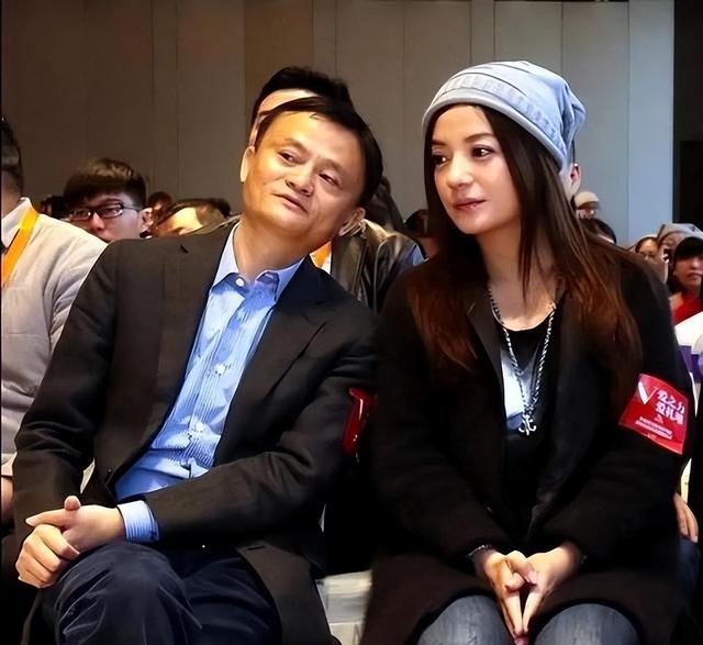 封杀四年，49岁赵薇突传消息，因胃癌去世传闻5个月前就真相大白