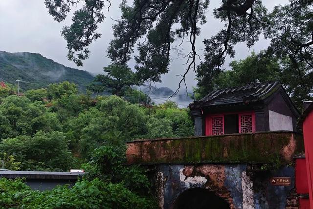 如果夏天有颜色，那么房山是_______
