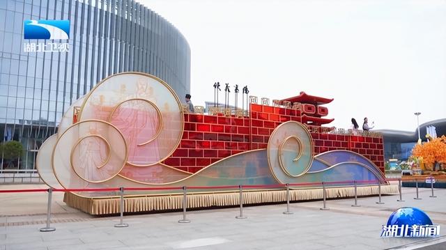 国庆想沉浸式嗨玩？湖北武汉这场花车大巡游必冲！