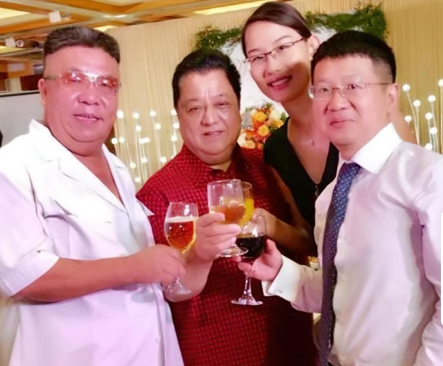 65岁“内蒙老炮	”抖爷娶36岁女友，自曝是第8任，父亲是知名劳模