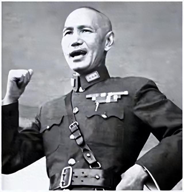 蒋介石唯独不敢动周恩来？如果动他：估计老蒋整个嫡系都得反！