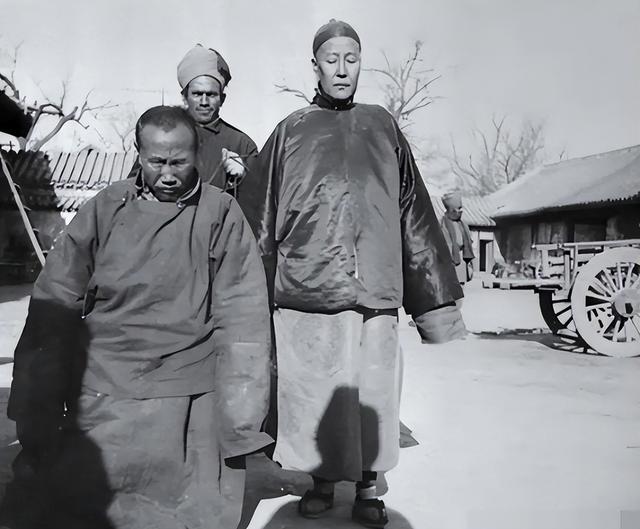 根本不算男人！清朝太监回忆：妃子洗澡不用手和避讳太监，侮辱人