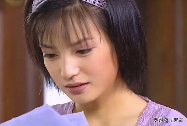 拔出萝卜带出泥！49岁赵薇近况被曝，原来圈内封杀只是冰山一角