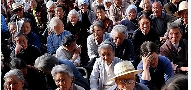 中国将迎来前所未有的死亡高峰？专家给出答案：是这些因素导致的