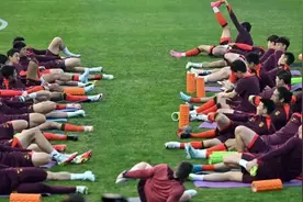 科技赋能下的私人定制：国足每人一块移动硬盘进行个性化训练图片