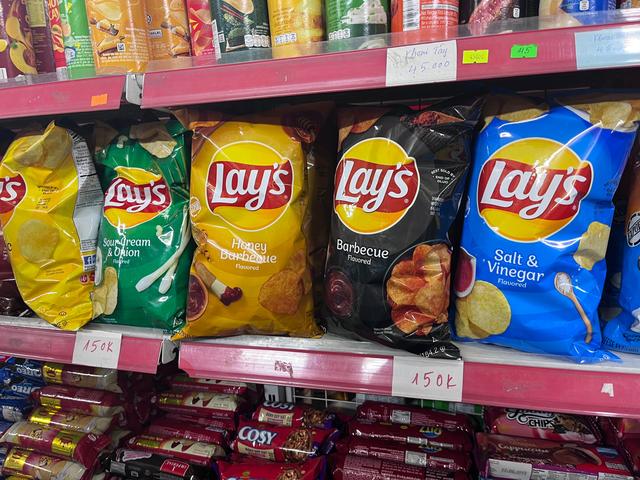 走进越南边境老街省，一桥之隔的中越城市差别有多大，对面是中国