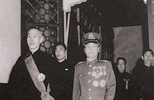 蒋介石晚年曾怒骂：我之所以会失去江山，罪魁祸首就是这两个人！