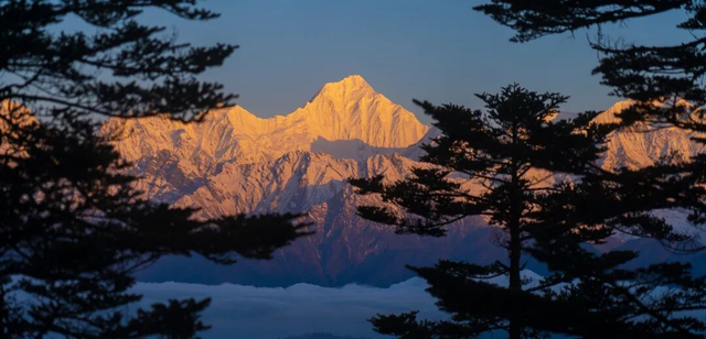 想追日照金山？跟着雅雅走，分分钟拿下！