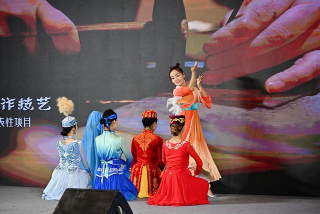 “魅力伊宁·和美杏乡”2025伊宁县文旅推介会在成都成功举办